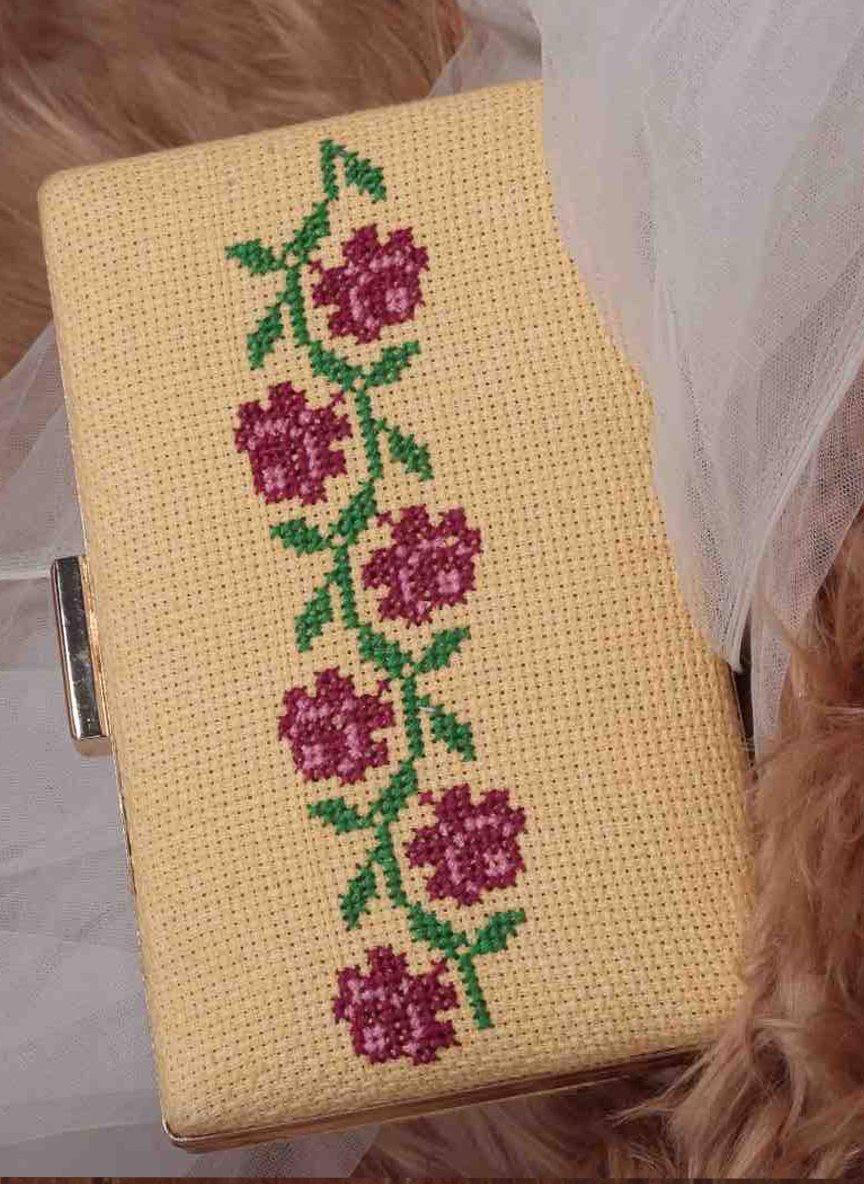 Square shape clutches