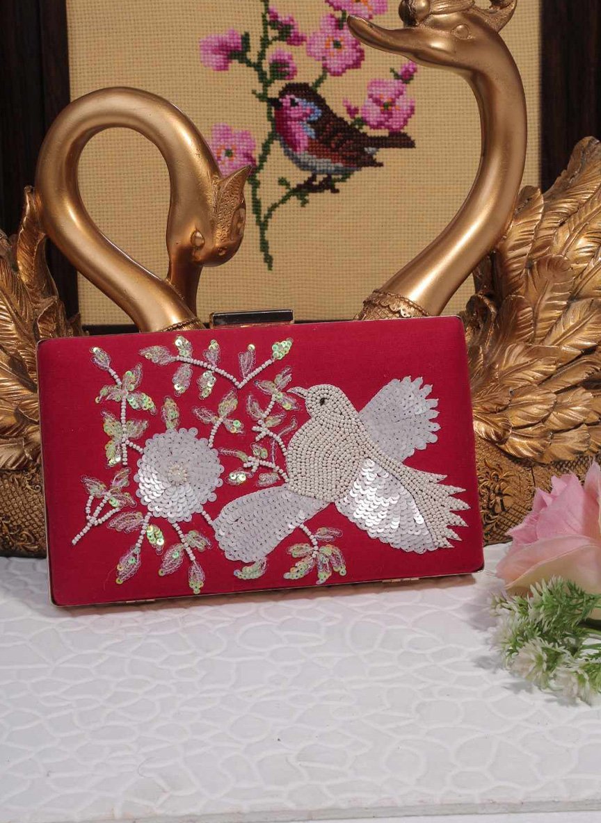 Square shape clutches